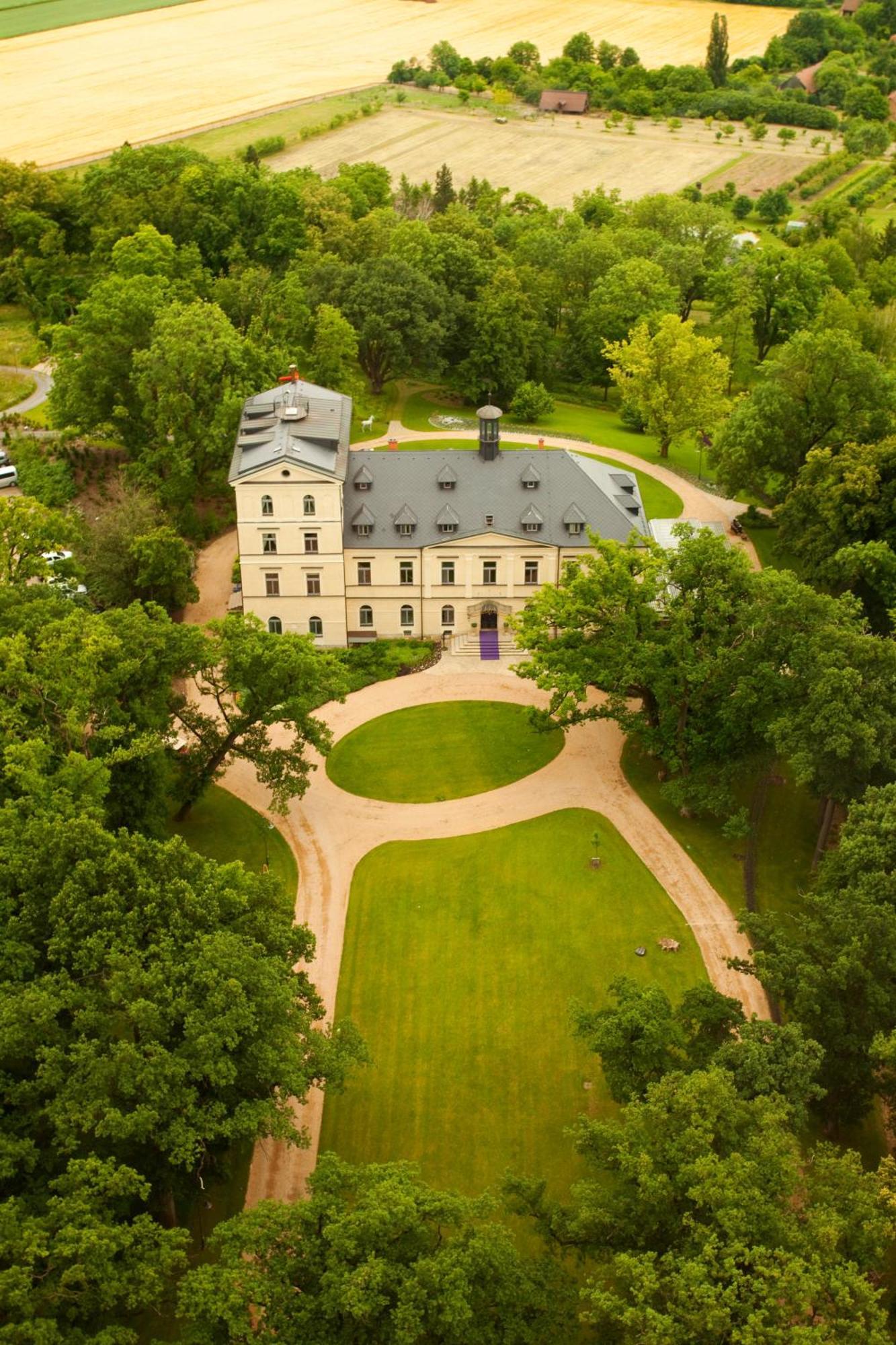 Chateau Mcely Exterior photo