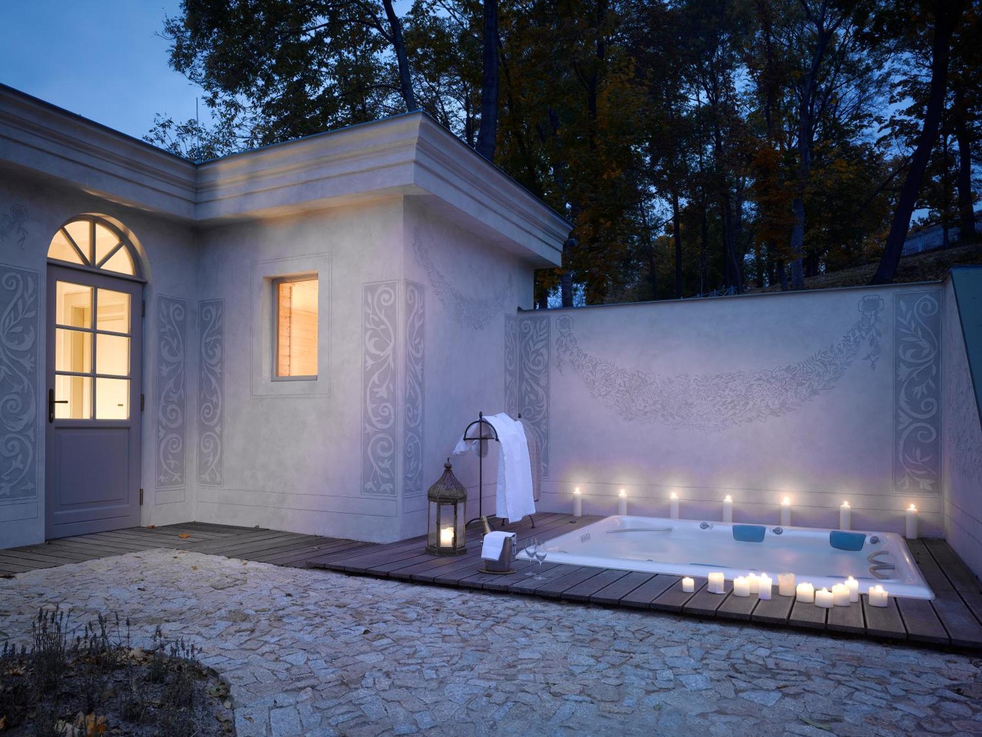 Chateau Mcely Exterior photo