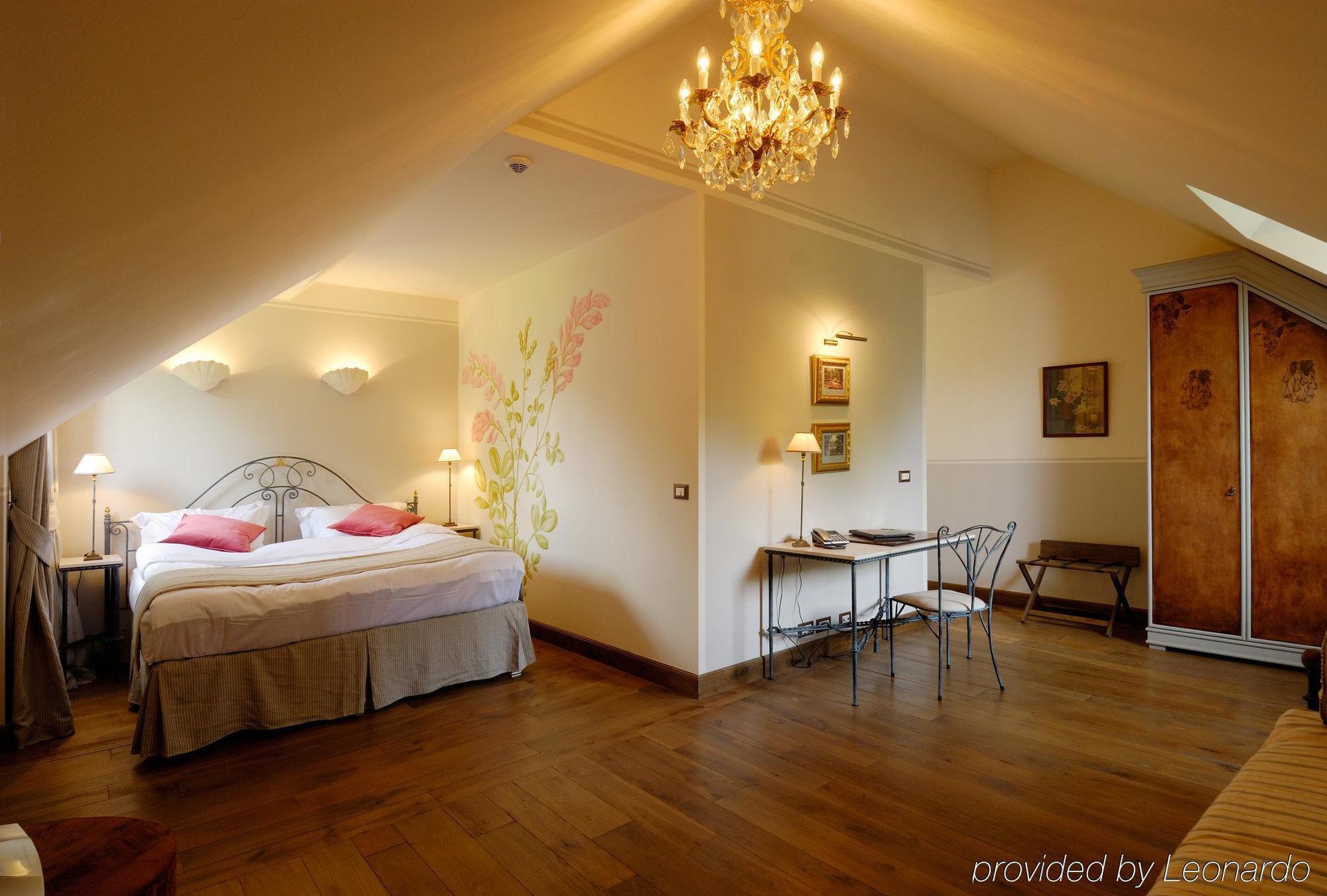 Chateau Mcely Room photo